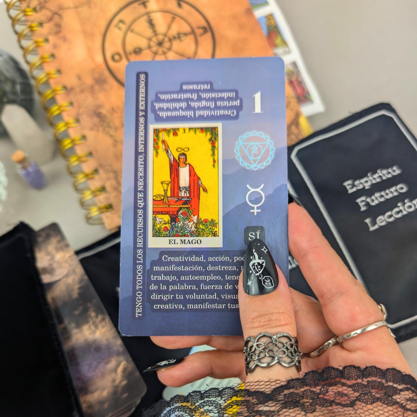Spanish Tarot Learning Set for Beginners (Tarot, Black Wrap, Journal)