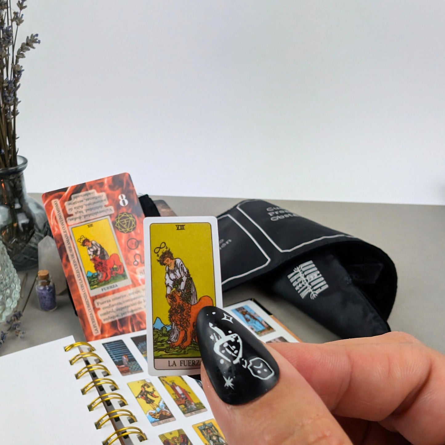 Spanish Tarot Learning Set for Beginners (Tarot, Black Wrap, Journal)