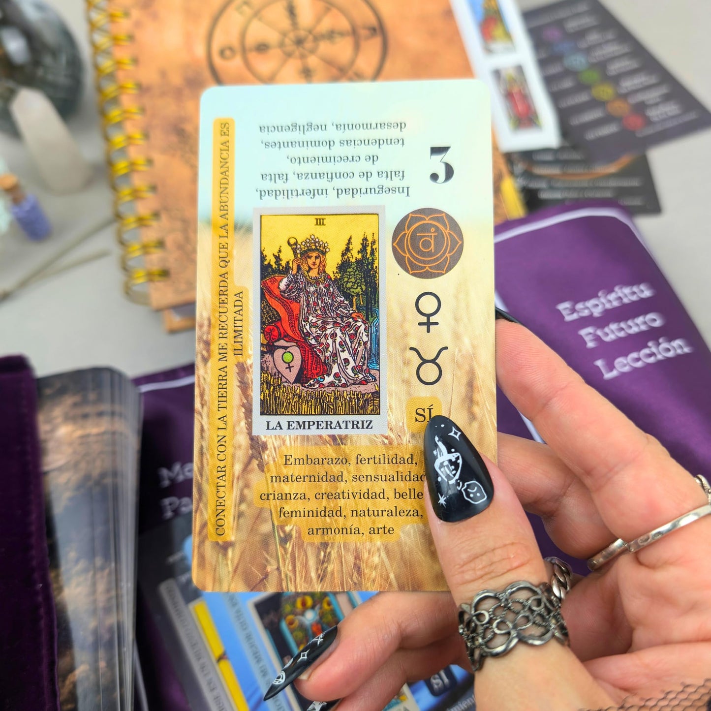 Spanish Tarot Learning Set for Beginners (Tarot, Purple Wrap, Journal)