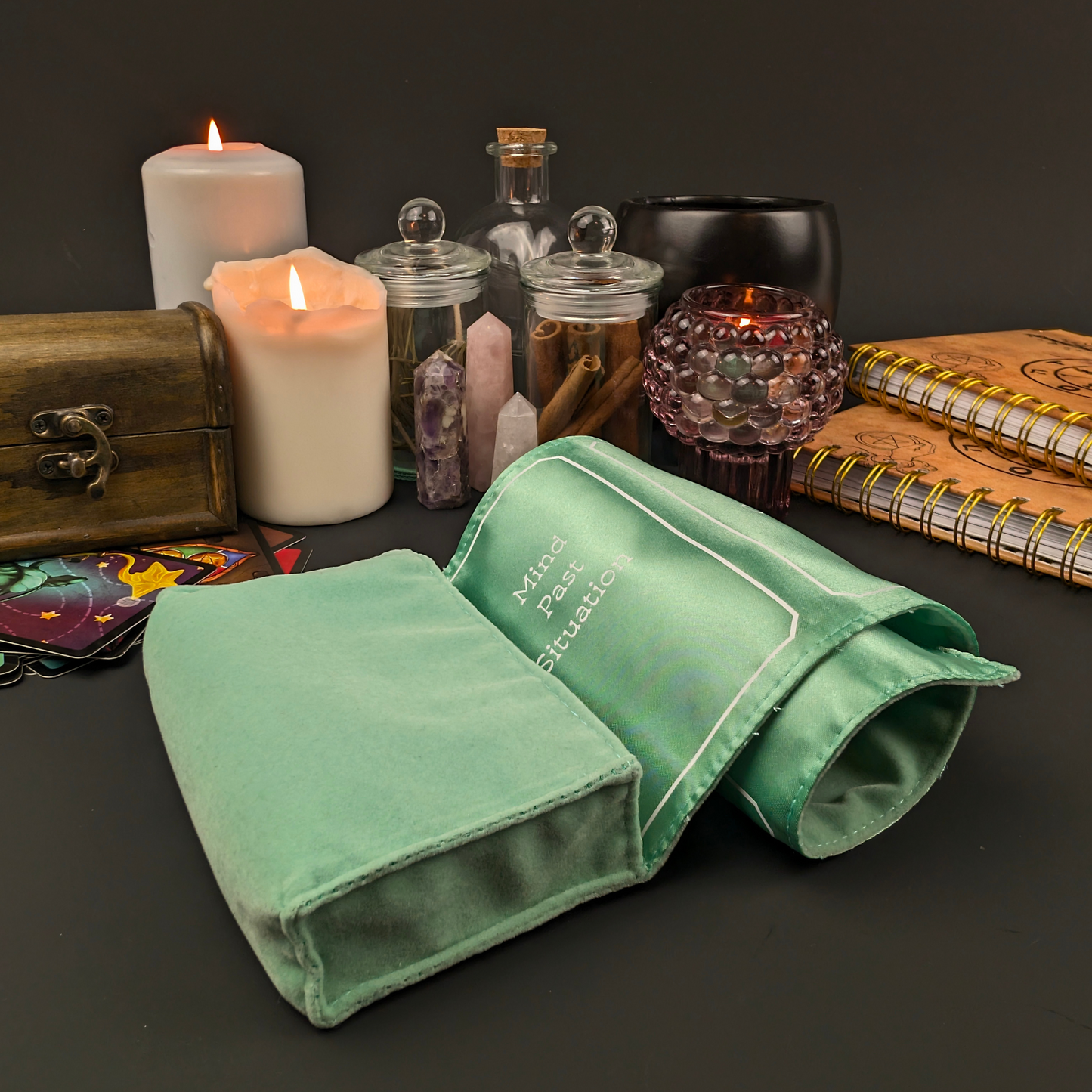 Tarot Wrap: The Perfect Companion for Your Tarot Cards (Mint)