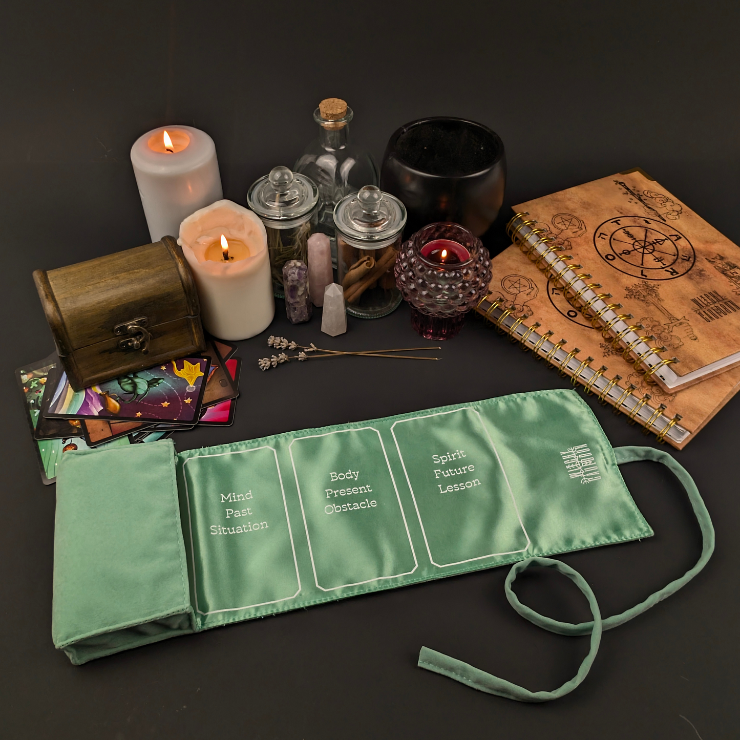 Tarot Wrap: The Perfect Companion for Your Tarot Cards (Mint)
