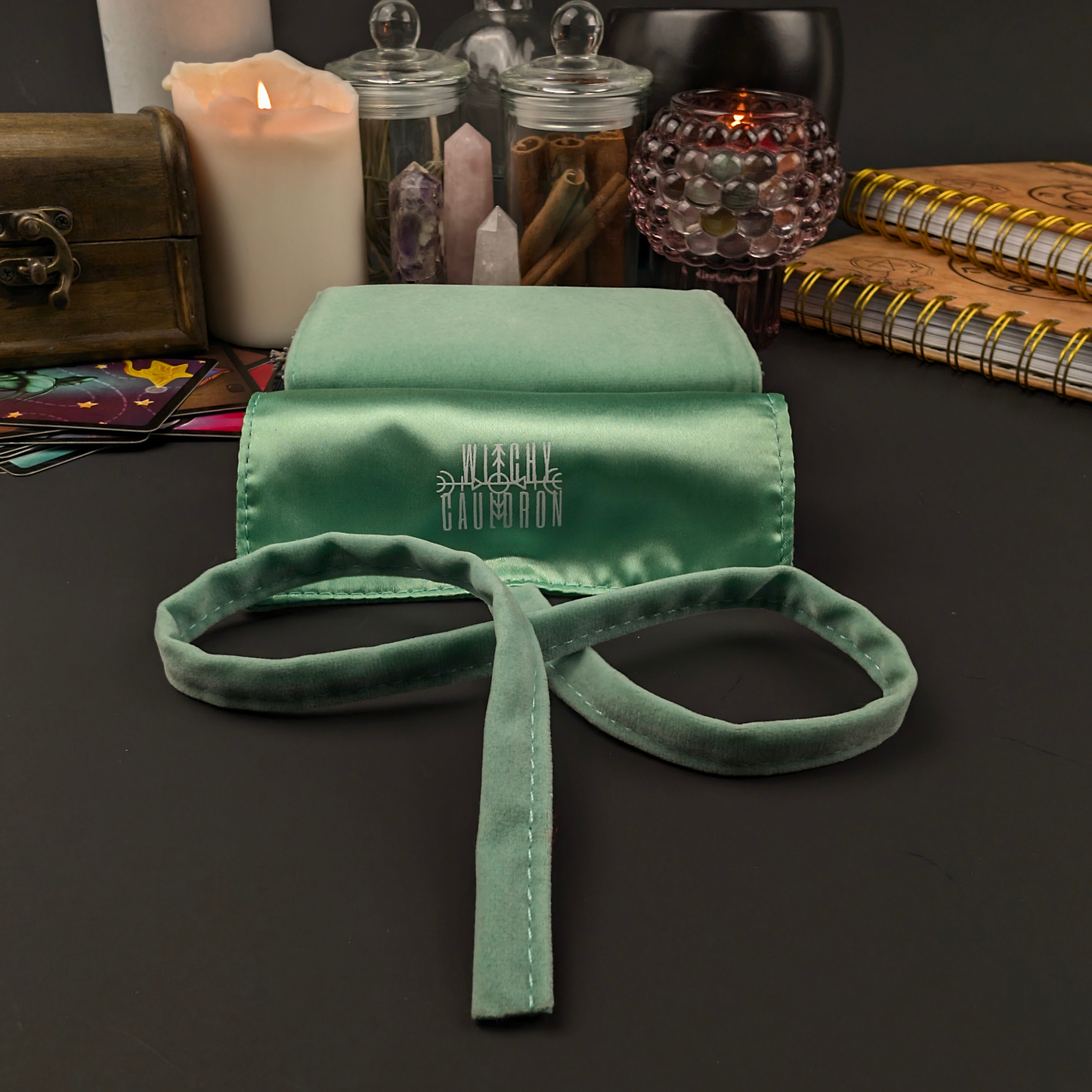 Tarot Wrap: The Perfect Companion for Your Tarot Cards (Mint)