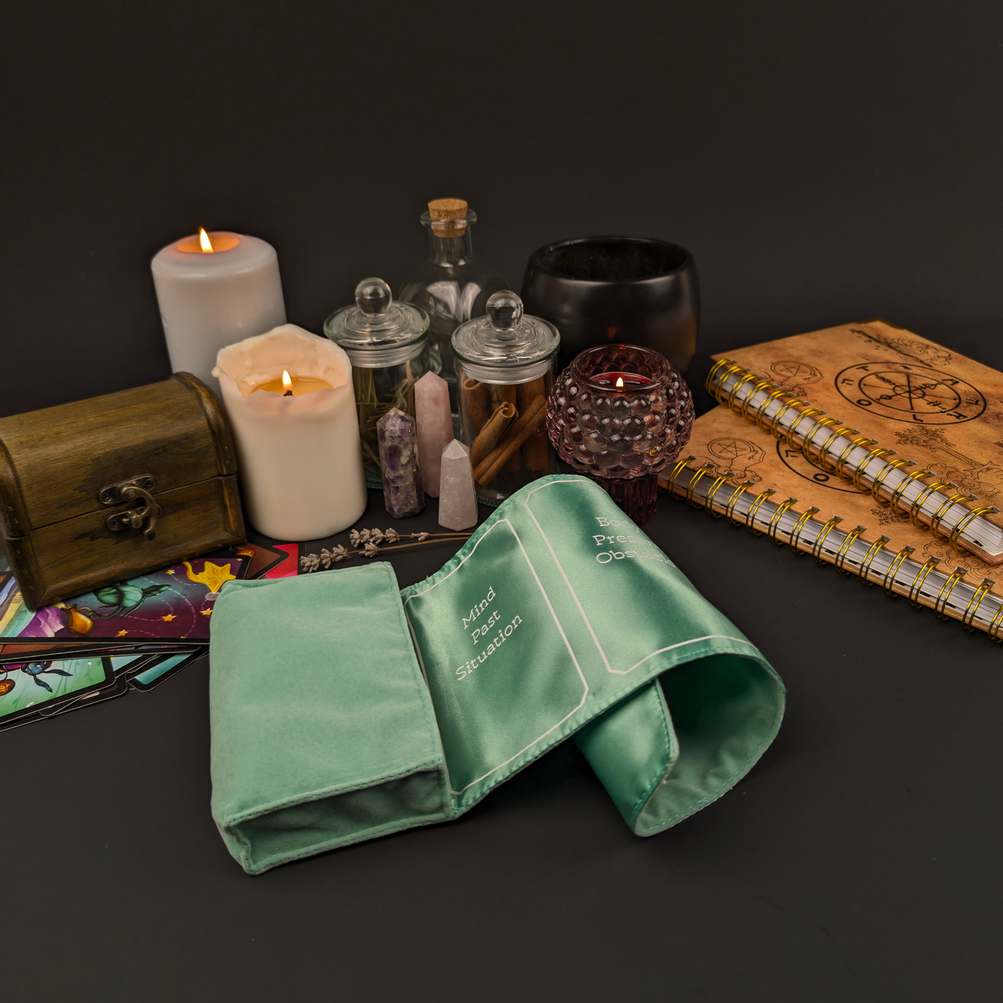 Tarot Wrap: The Perfect Companion for Your Tarot Cards (Mint)