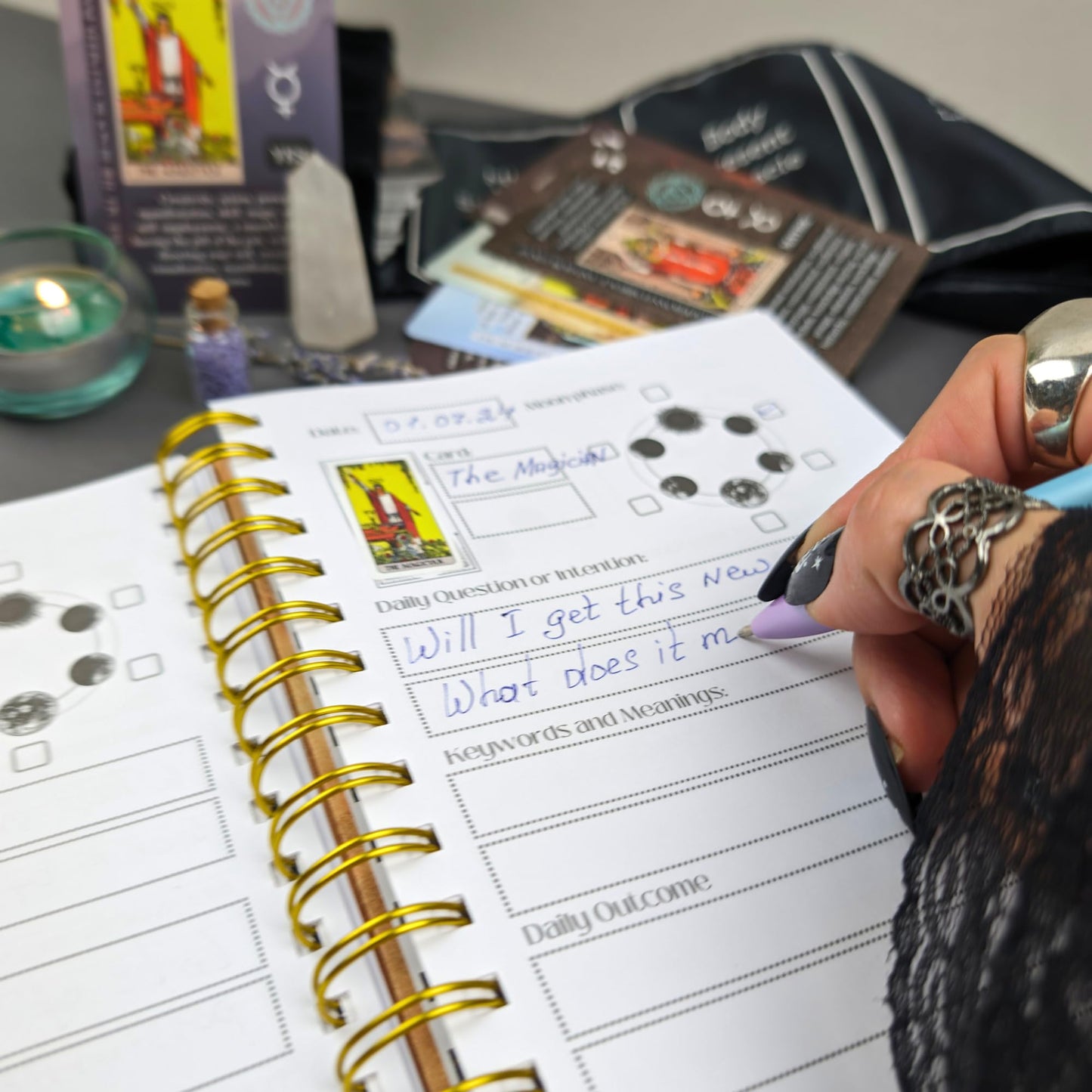 English Tarot Learning Set for Beginners (Tarot, Black Wrap and Journal)