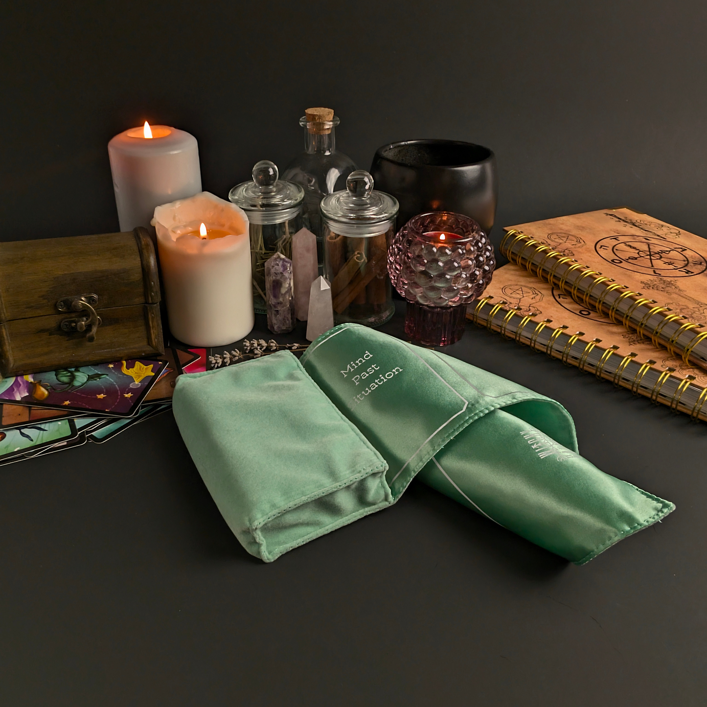 Tarot Wrap: The Perfect Companion for Your Tarot Cards (Mint)