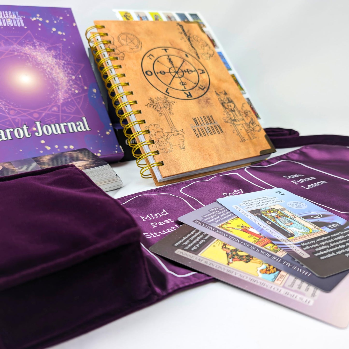 Kit de aprendizaje de tarot Witchy Cauldron para principiantes: aprendizaje de cartas del tarot para principiantes, soporte de tarot de satén y diario de tarot para planificar lo espiritual