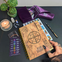 Witchy Cauldron Français Ensemble d'apprentissage du Tarot pour Débutants: Cartes de Tarot d'apprentissage pour Débutants, Porte-Tarot en Satin et Journal de Tarot pour la Planification Spirituelle