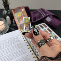 Witchy Cauldron Français Ensemble d'apprentissage du Tarot pour Débutants: Cartes de Tarot d'apprentissage pour Débutants, Porte-Tarot en Satin et Journal de Tarot pour la Planification Spirituelle